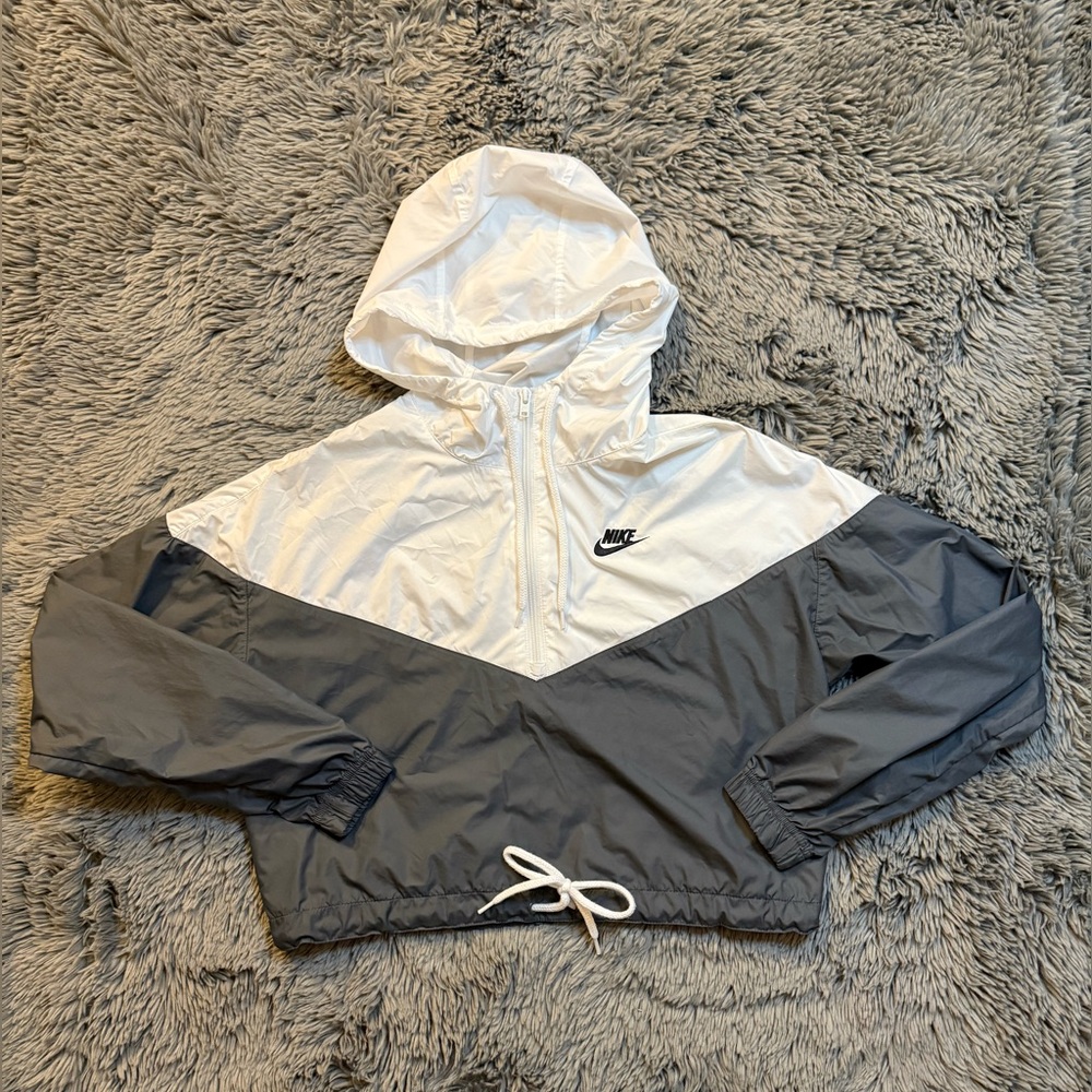 Nike Cropped Windbreaker Women’s Size Small